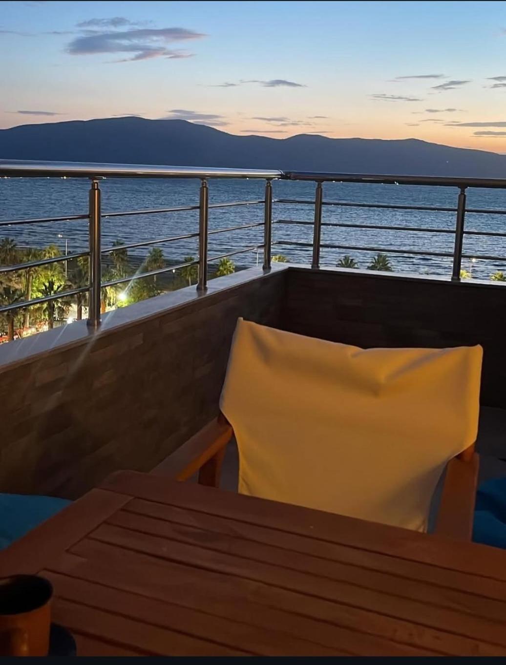 Sea Side Apartment Wlora Zewnętrze zdjęcie
